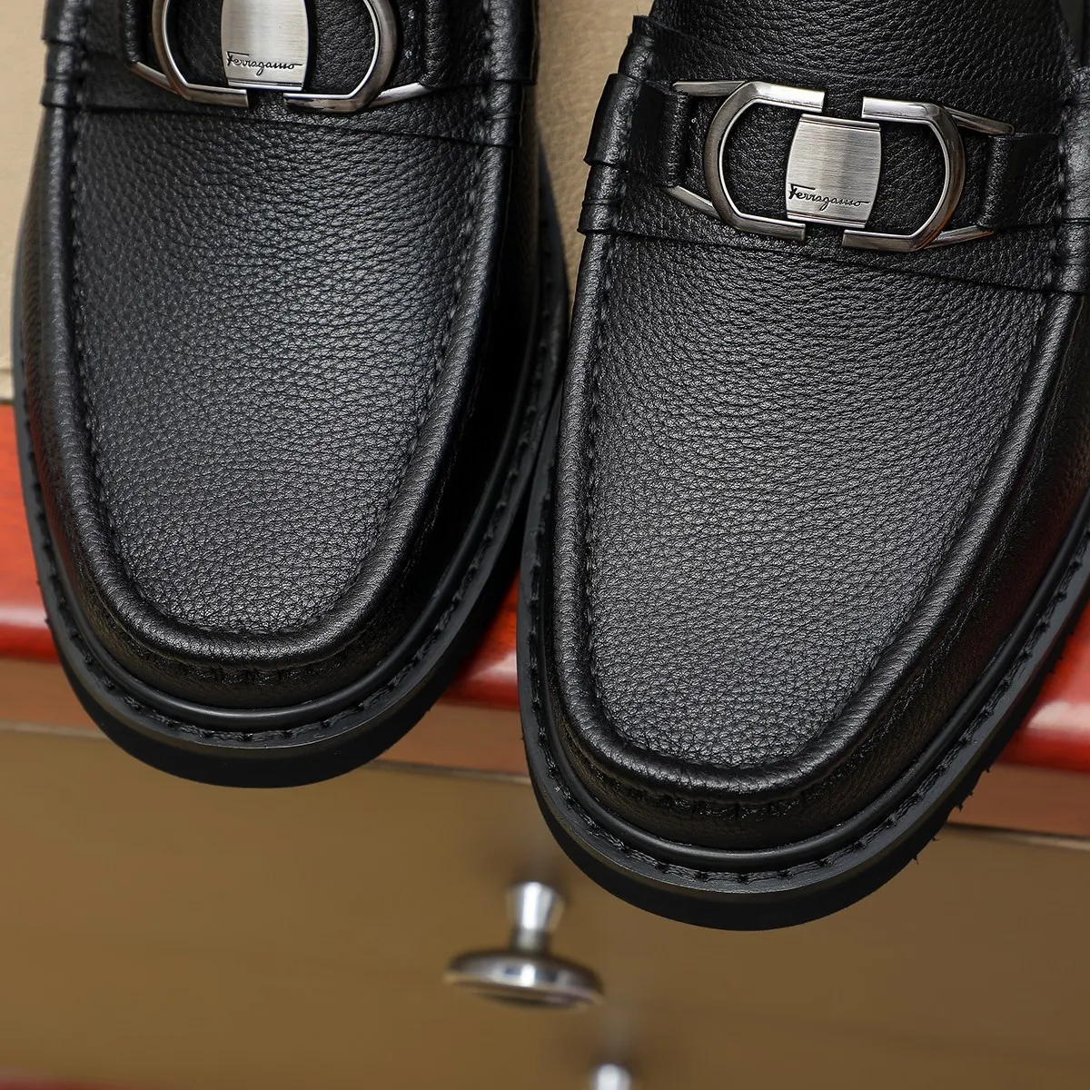 Men's shoes 💰500 Ferragamo [Ferragamo] top imported suit men's shoes 💯Original copy of the official website, product materials: selected imported embossed calfskin + luxury hardware buckle accessories ~ imported water-dyed cow 🐂 leather lining. Strong three-dimensional visual effect, original combination outsole, multiple colors available😘 Size: 38-44 (.45.46.4. Customized)